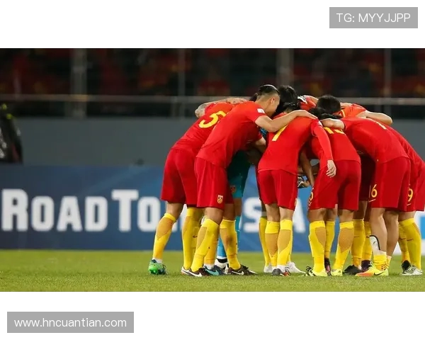 中国队与卡塔尔激战12强赛全力争胜展现足球激情与实力对决