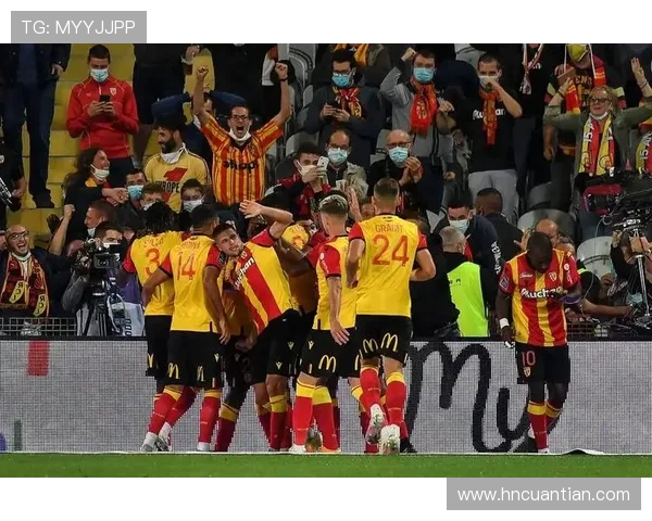 法甲激战斯特拉斯堡迎战雷恩双方争夺关键积分之战