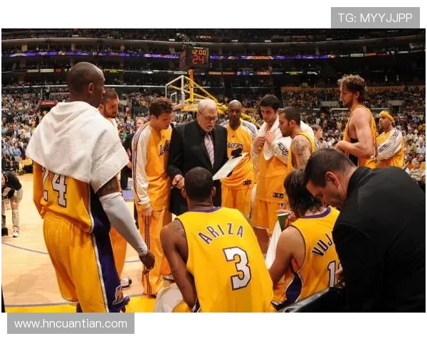 麦克海尔与里弗斯的传奇对决：篮球历史上的经典时刻与战术较量