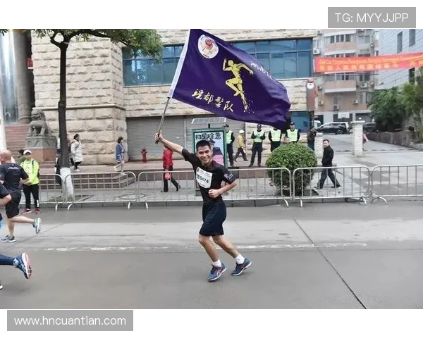 重庆攀岩队以65分领先滑板精英赛积分榜争夺激烈各队奋勇争先